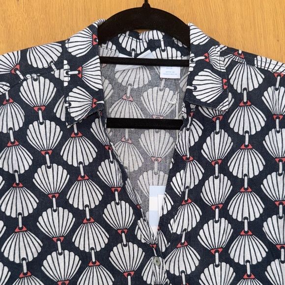 Shell Pattern Button Up - Picture 3 of 5